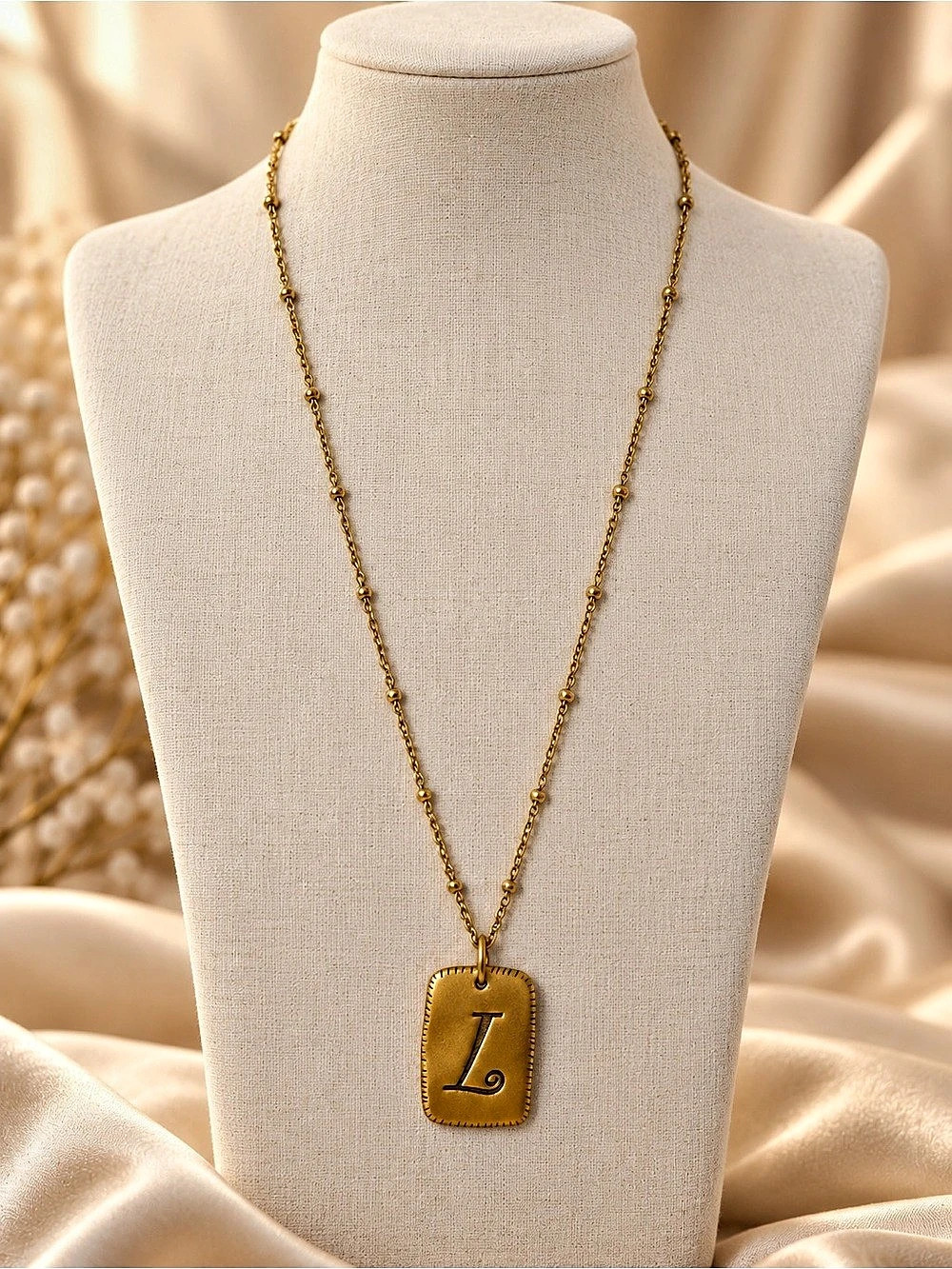 Gold-Tone Pendant Necklace 284